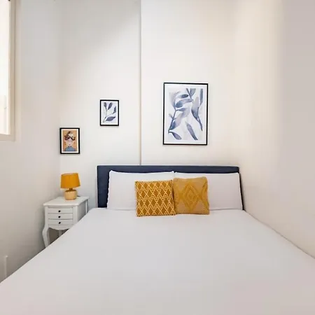 Penthouse G Reni Apartment *